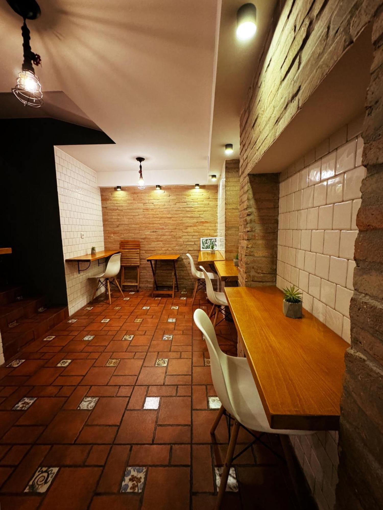 Hotel Classic Corner Тбилиси Екстериор снимка